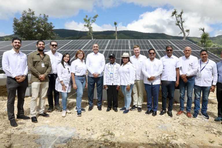 inauguracion-de-fuente-fotovoltaica-en-sabana-real-independencia